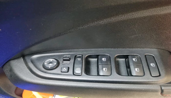 2021 Hyundai VENUE SX 1.0 TURBO IMT DUAL TONE SPORT, Petrol, Manual, 43,265 km, interior