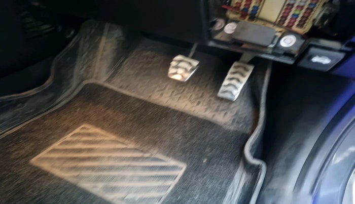 2021 Hyundai VENUE SX 1.0 TURBO IMT DUAL TONE SPORT, Petrol, Manual, 43,265 km, interior