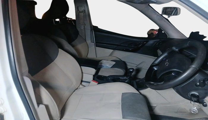 2017 Mahindra XUV500 W4, Diesel, Manual, 92,076 km, interior