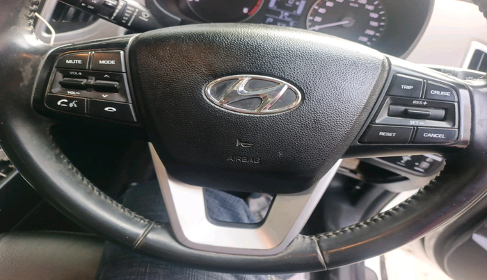 2018 Hyundai Creta SX PLUS AT 1.6 DIESEL, Diesel, Automatic, 97,617 km, interior