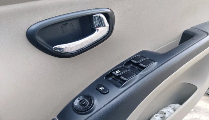 2011 Hyundai i10 MAGNA 1.2, Petrol, Manual, 81,174 km, interior