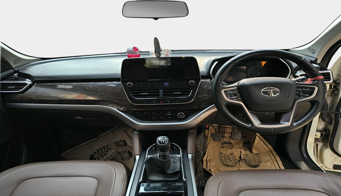 2019 Tata Harrier XZ 2.0L, Diesel, Manual, 1,29,440 km, interior