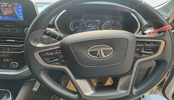 2019 Tata Harrier XZ 2.0L, Diesel, Manual, 1,29,440 km, interior