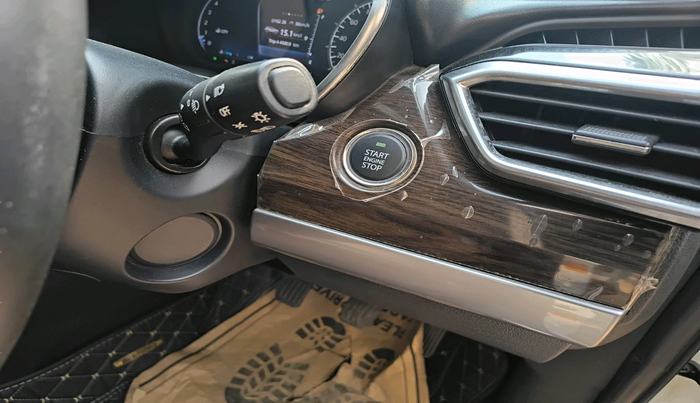 2019 Tata Harrier XZ 2.0L, Diesel, Manual, 1,29,440 km, interior