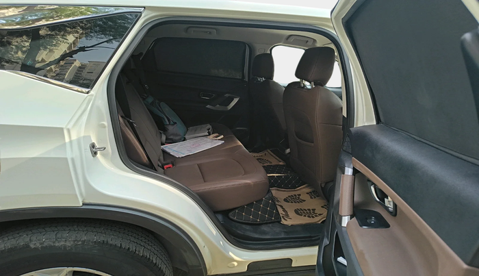 2019 Tata Harrier XZ 2.0L, Diesel, Manual, 1,29,440 km, interior