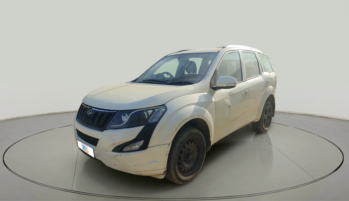 2017 Mahindra XUV500 W4, Diesel, Manual, 2,03,798 km, exterior