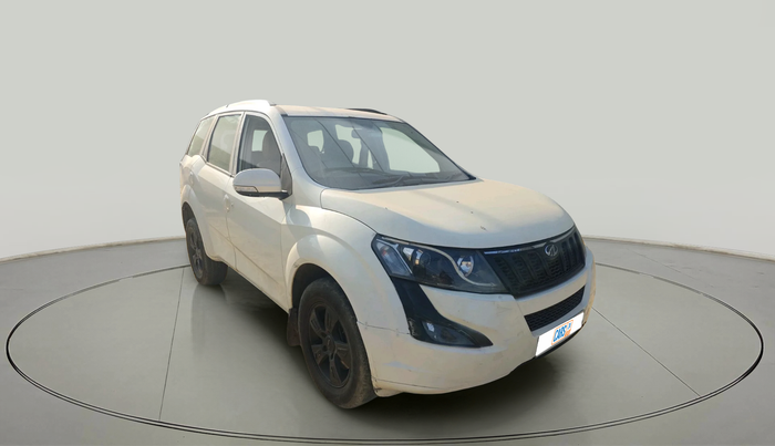 2017 Mahindra XUV500 W4, Diesel, Manual, 2,03,798 km, exterior