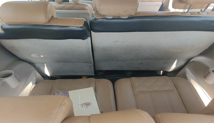 2017 Mahindra XUV500 W4, Diesel, Manual, 2,03,798 km, interior