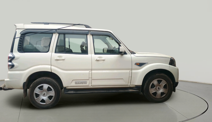 2017 Mahindra Scorpio S6 PLUS 1.99 INTELLI-HYBRID, Diesel, Manual, 20,278 km, exterior