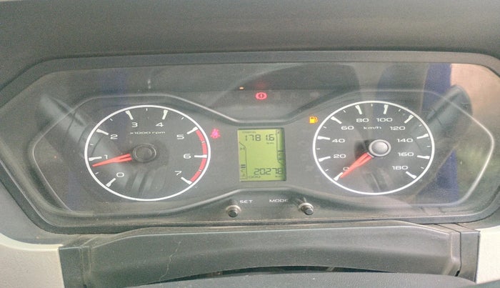 2017 Mahindra Scorpio S6 PLUS 1.99 INTELLI-HYBRID, Diesel, Manual, 20,278 km, interior