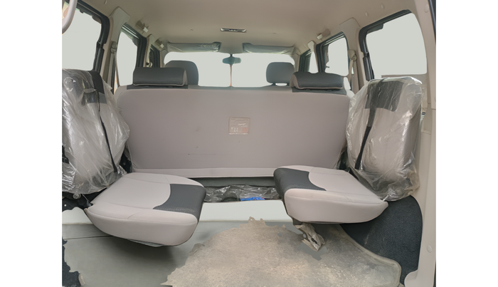 2017 Mahindra Scorpio S6 PLUS 1.99 INTELLI-HYBRID, Diesel, Manual, 20,278 km, interior