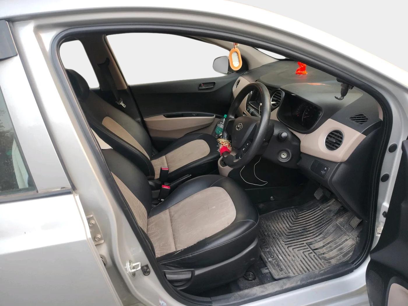 2017 Hyundai Grand i10 MAGNA 1.2 KAPPA VTVT, Petrol, Manual, 66,500 km, interior