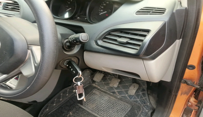 2017 Tata Tiago XM PETROL, Petrol, Manual, 68,637 km, interior