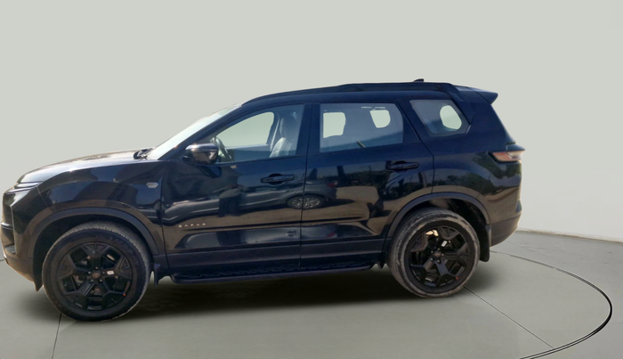 2024 Tata Safari ACCOMPLISHED PLUS 6 STR DARK EDITION AT, Diesel, Automatic, 28,657 km, exterior