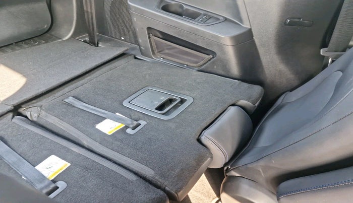 2024 Tata Safari ACCOMPLISHED PLUS 6 STR DARK EDITION AT, Diesel, Automatic, 28,657 km, interior