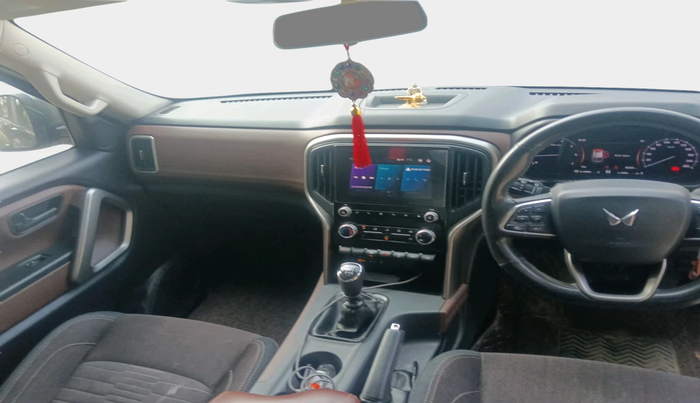 2023 Mahindra SCORPIO-N Z6 DIESEL MT 2WD 7 STR, Diesel, Manual, 82,782 km, interior