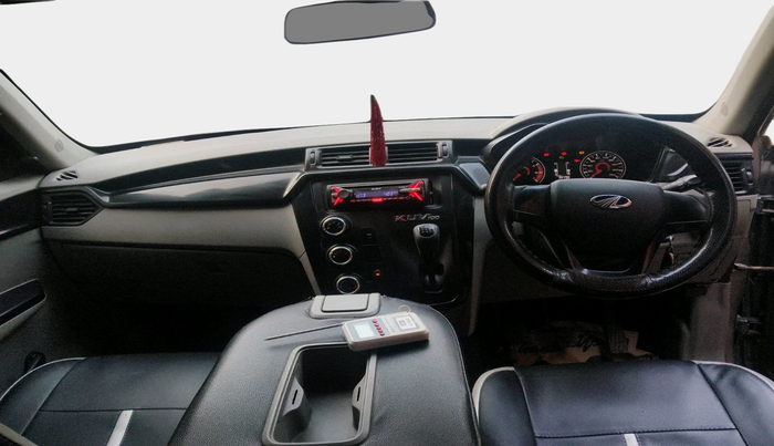 2016 Mahindra Kuv100 K2 6 STR, Petrol, Manual, 38,498 km, interior