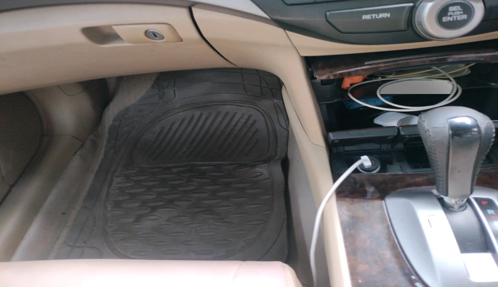 2010 Honda Accord 2.4L I-VTEC AT, Petrol, Automatic, 1,05,936 km, interior