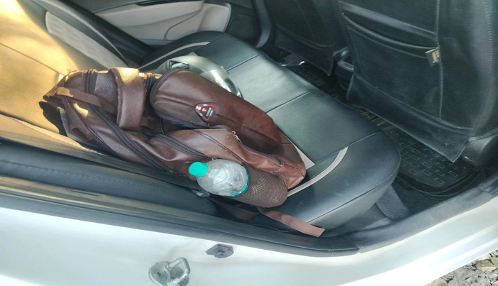 2016 Hyundai Grand i10 MAGNA 1.2 KAPPA VTVT, CNG, Manual, 1,22,463 km, interior