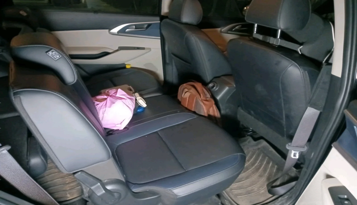 2025 KIA CARENS Premium (O) 1.5 Petrol 7 STR, Petrol, Manual, 8,636 km, interior