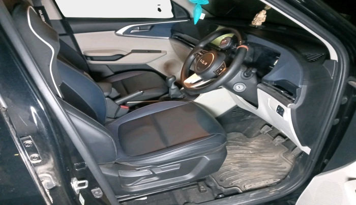 2025 KIA CARENS Premium (O) 1.5 Petrol 7 STR, Petrol, Manual, 8,636 km, interior