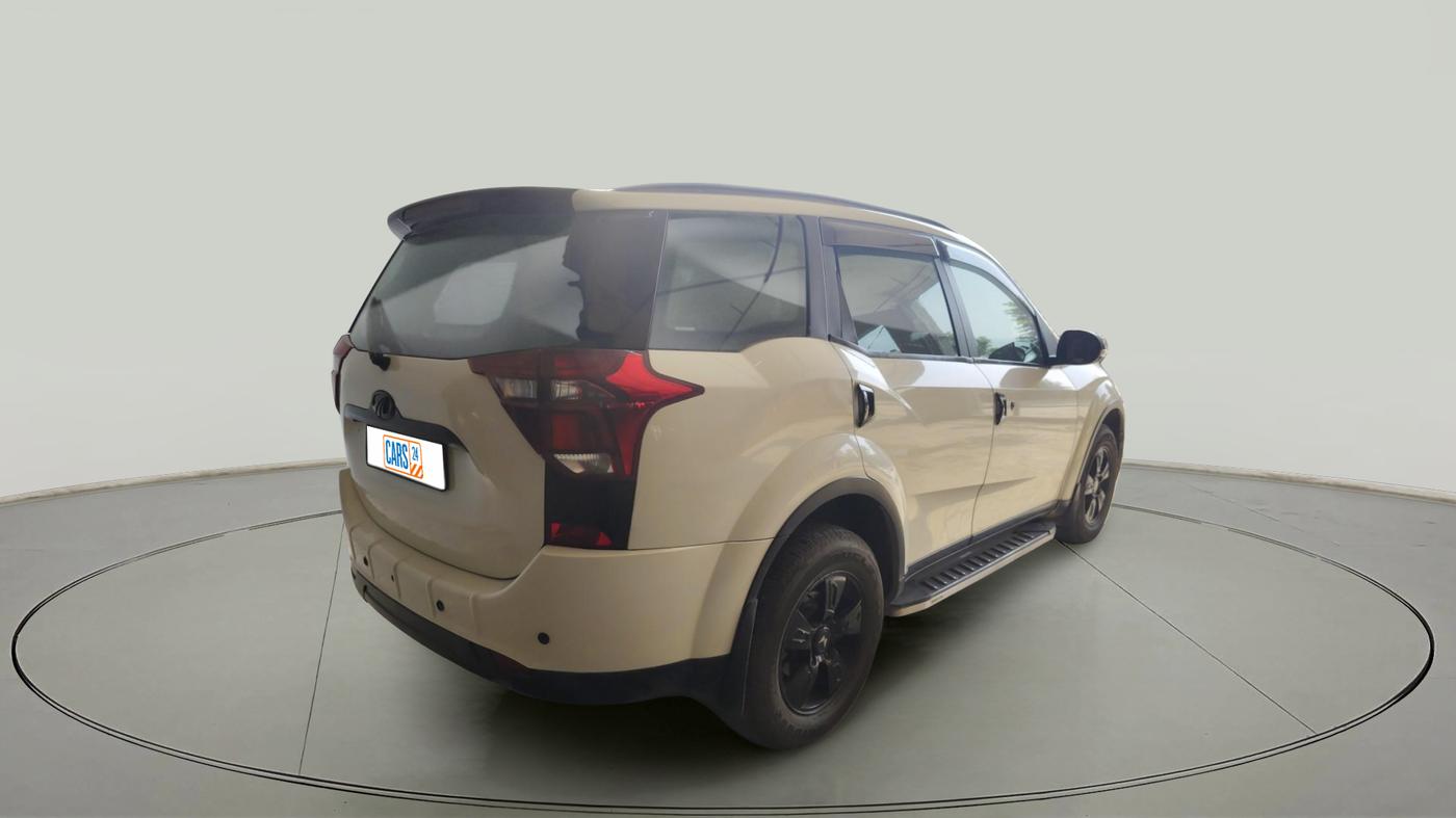 2021 Mahindra XUV500 W7 AT, Diesel, Automatic, 1,02,020 km, exterior