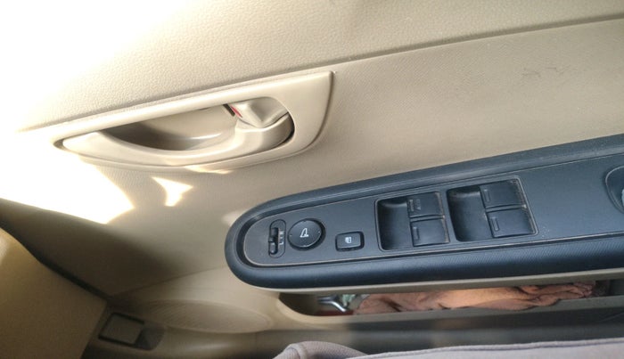 2017 Honda Amaze 1.2L I-VTEC S OPT, Petrol, Manual, 44,677 km, interior