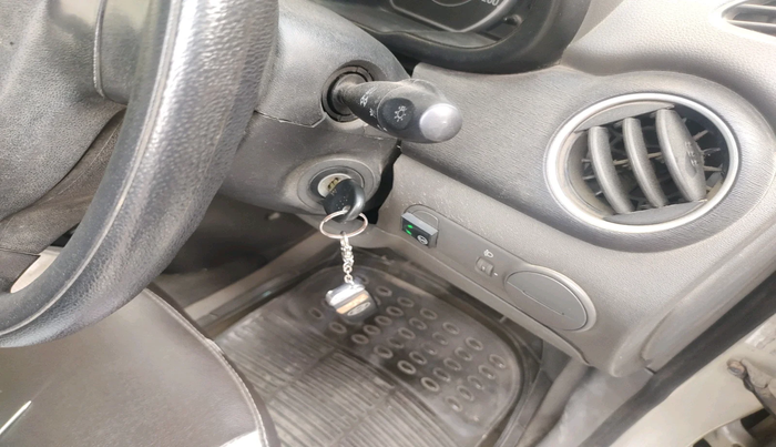 2012 Hyundai i10 ERA 1.1, Petrol, Manual, 1,14,819 km, interior