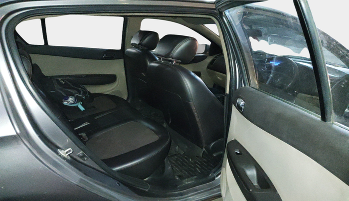 2013 Hyundai i20 MAGNA (O) 1.2, Petrol, Manual, 1,09,753 km, interior