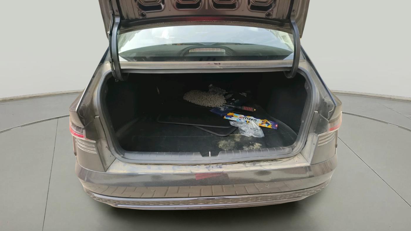 2024 Hyundai Verna  SX 1.5 MPI IVT, Petrol, Automatic, 7,818 km, exterior