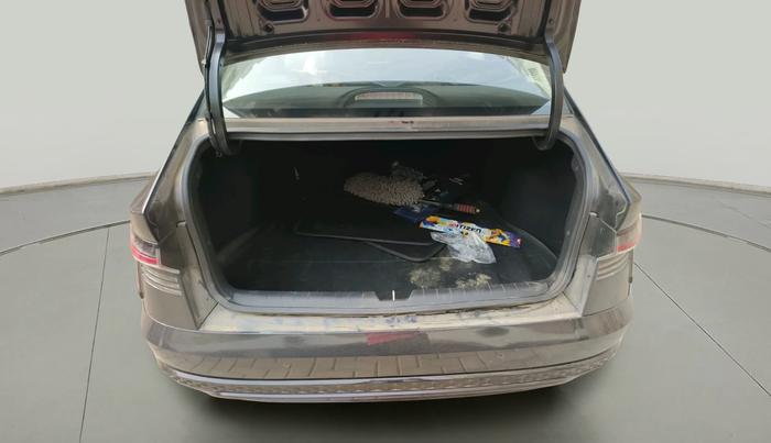 2024 Hyundai Verna  SX 1.5 MPI IVT, Petrol, Automatic, 7,818 km, exterior