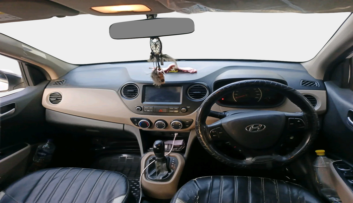 2017 Hyundai Grand i10 SPORTZ (O) AT 1.2 KAPPA VTVT, Petrol, Automatic, 1,34,699 km, interior