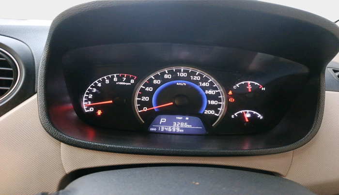 2017 Hyundai Grand i10 SPORTZ (O) AT 1.2 KAPPA VTVT, Petrol, Automatic, 1,34,699 km, interior