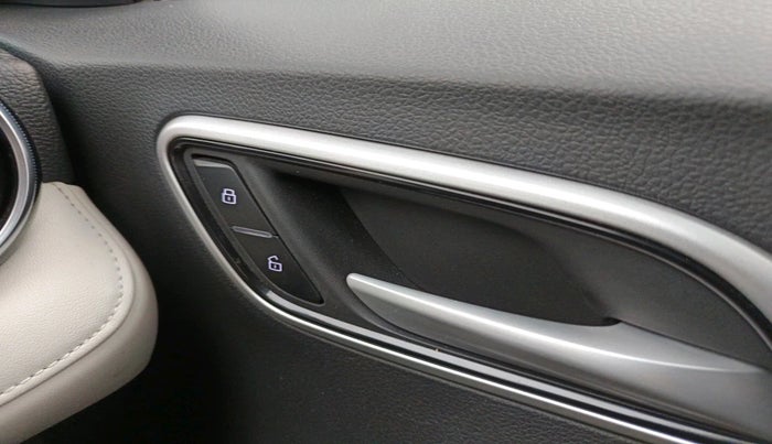 2024 MG ASTOR Select 1.5 CVT (Ivory), Petrol, Automatic, 22,569 km, interior