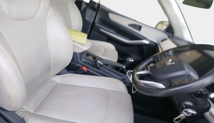 2023 Mahindra XUV700 MX D MT 5 STR, Diesel, Manual, 46,174 km, interior