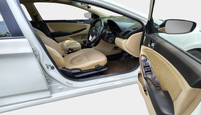 2011 Hyundai Verna FLUIDIC 1.6 VTVT EX, Petrol, Manual, 2,95,900 km, interior