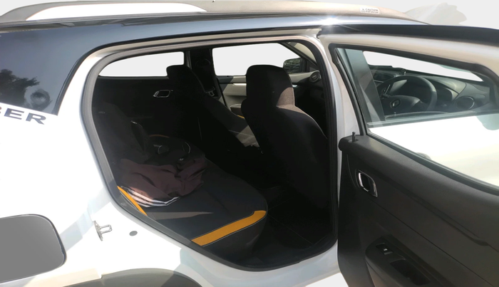 2023 Renault Kwid CLIMBER 1.0 AMT Dual Tone , Petrol, Automatic, 4,161 km, interior