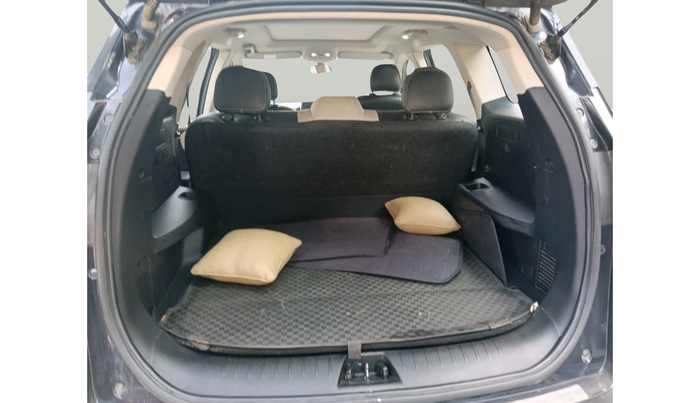 2022 Mahindra XUV700 AX 5 P MT 5 STR, Petrol, Manual, 45,812 km, exterior