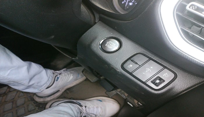 2020 Hyundai VENUE SX PLUS 1.0 TURBO DCT, Petrol, Automatic, 1,46,712 km, interior