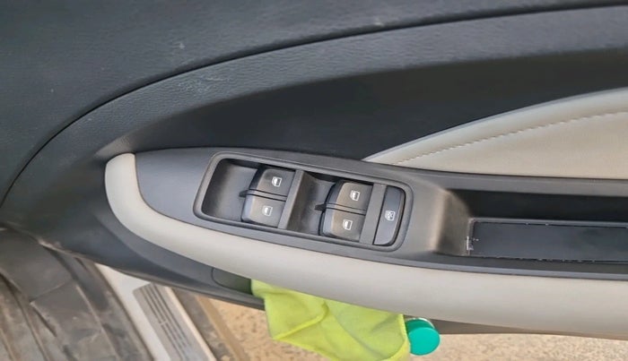 2022 MG ASTOR SAVVY 1.5 CVT, Petrol, Automatic, 37,442 km, interior