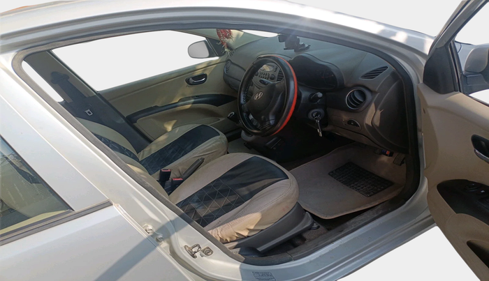 2011 Hyundai i10 SPORTZ 1.2, Petrol, Manual, 1,01,651 km, interior