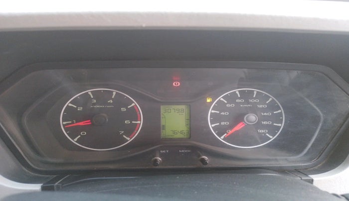 2018 Mahindra Scorpio S5, Diesel, Manual, 76,463 km, interior