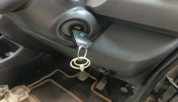 2016 Renault Kwid RXT 1.0 AMT, Petrol, Automatic, 91,454 km, interior