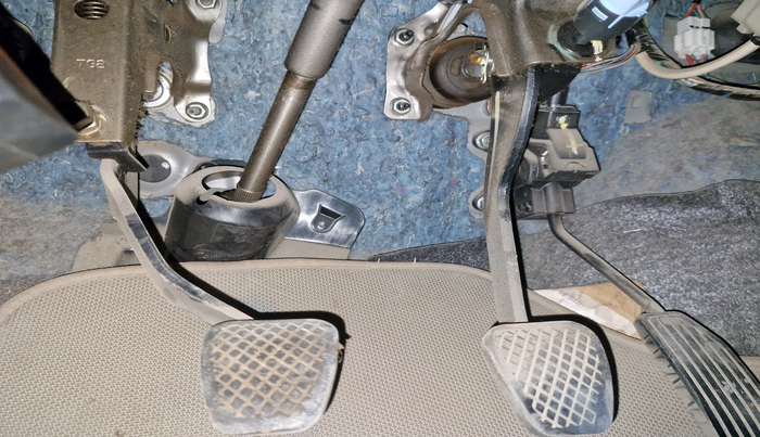 2013 Honda Brio S MT, Petrol, Manual, 1,37,571 km, interior