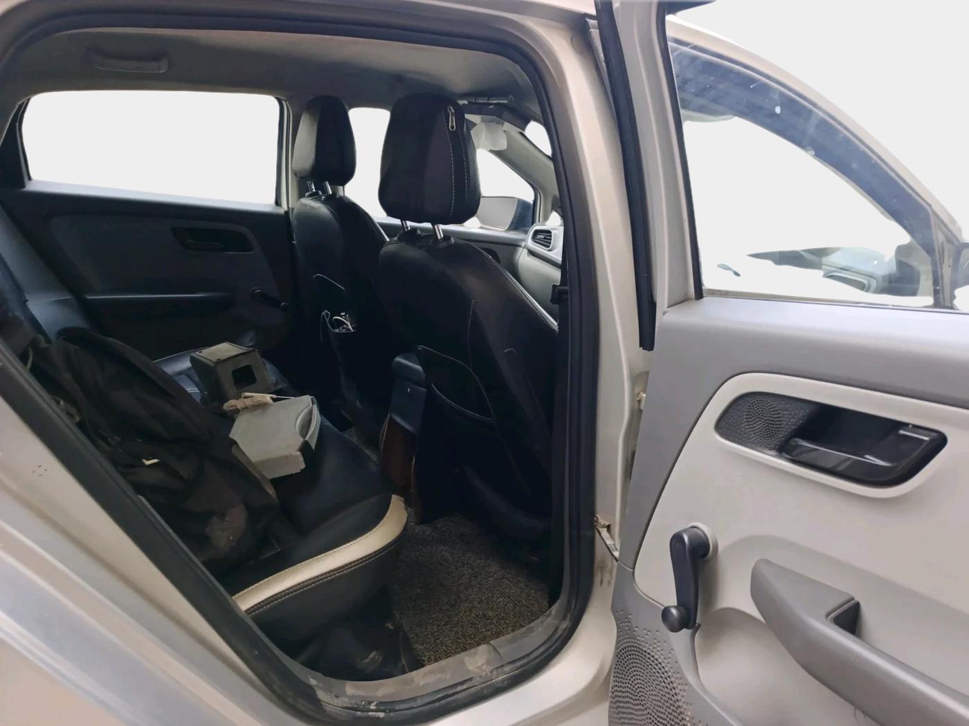 2020 Tata ALTROZ XE PETROL, Petrol, Manual, 1,10,610 km, interior