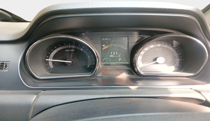 2017 Tata Hexa XTA 4X2 7 STR, Diesel, Automatic, 98,902 km, interior