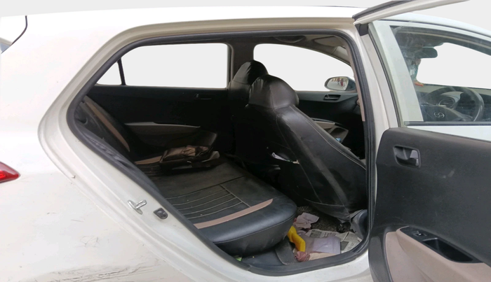 2015 Hyundai Grand i10 MAGNA 1.2 KAPPA VTVT, CNG, Manual, 1,36,970 km, interior