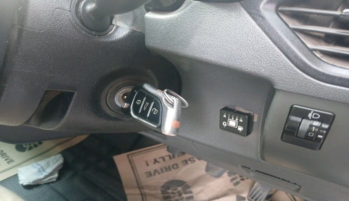 2018 Mahindra KUV 100 NXT K4+ P 6 STR, Petrol, Manual, 1,04,675 km, interior