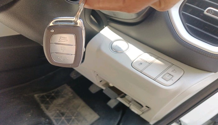 2025 Hyundai VENUE S(O) 1.2, Petrol, Manual, 8,598 km, interior