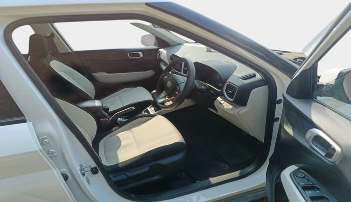 2025 Hyundai VENUE S(O) 1.2, Petrol, Manual, 8,598 km, interior